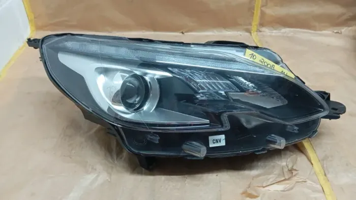 FAROL PEUGEOT 2008 USADO