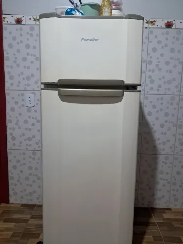 Vende - se Geladeira
