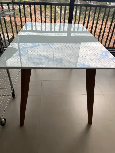 Mesa de jantar branca
