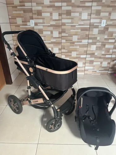 Vendo Carrinho de Bebê Seminovo Europeu 3 em 1 Moisés Berço + Bebê Conforto