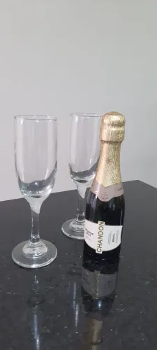 Kit duas taças e um mini Chandon ler descrição 