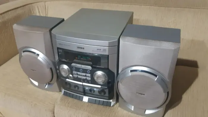 Micro System PHILIPS FWM 15-21 - Só funciona o rádio