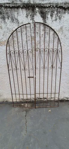 Portão de grade de ferro (dois)
