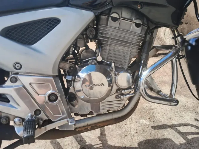 Vendo moto Twister 2003