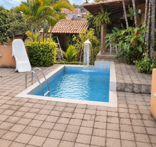 Casa com 05 quartos à venda, 320m²