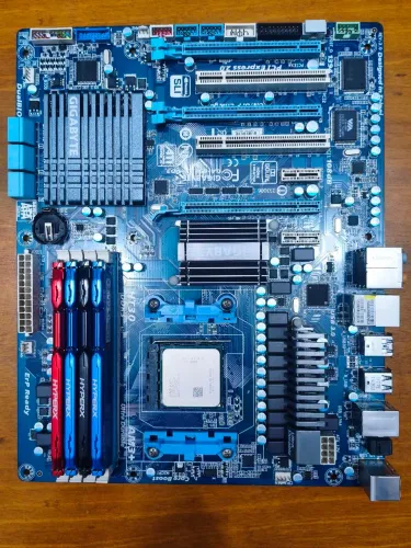 PLACA MAE + CPU + MEMÓRIA