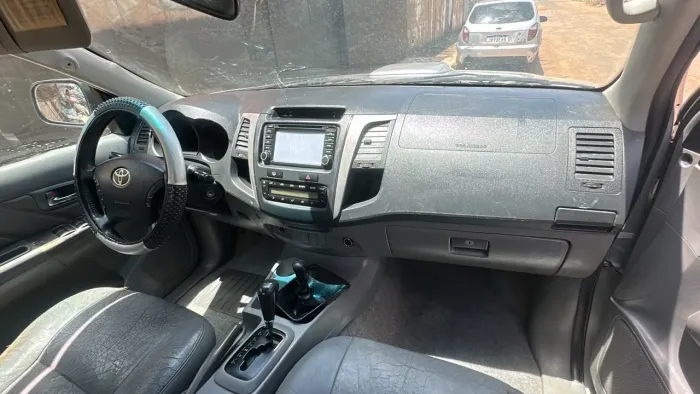 Toyota Hilux CD SRV D4-d 4X4 3.0 TDI Diesel AUT 2011