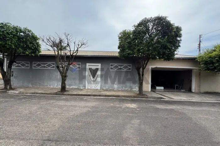 "Encantadora Casa em Jardim Primavera, Promissão!"