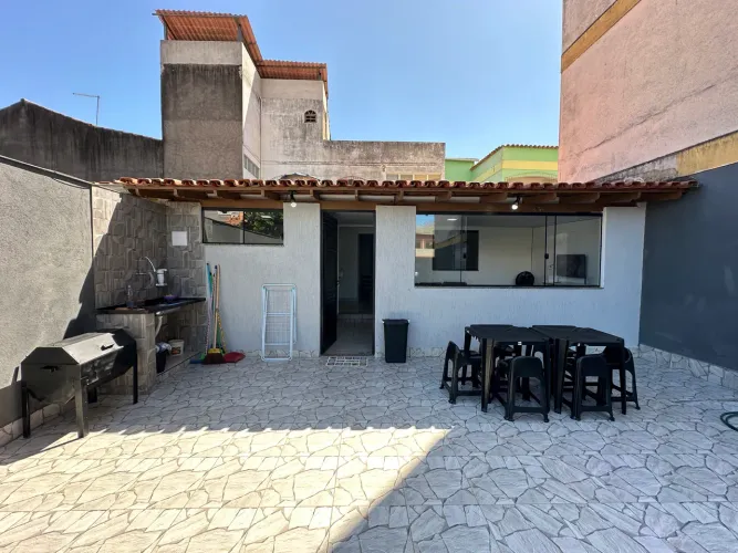 Casa para temporada à 3 minutos a pé da Praia de Piúma/ES