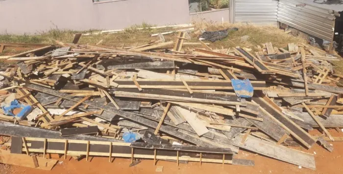 Doa-se madeira construção