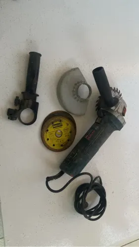 Vendo esmerilhadeira Bosch