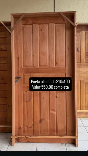 Portas e janelas de madeira 