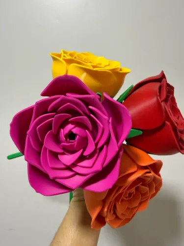 Rosa 3D que abre e fecha as pétalas 