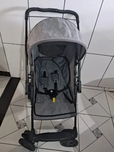 Carrinho de bebê gazerano 