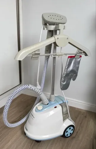 Passadeira a Vapor Britânia - 220v