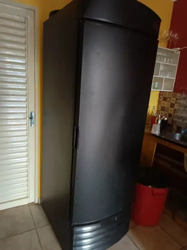 Cervejeira porta cega 540 litros 110v