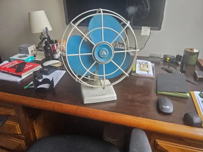 Ventilador classico funcionando 