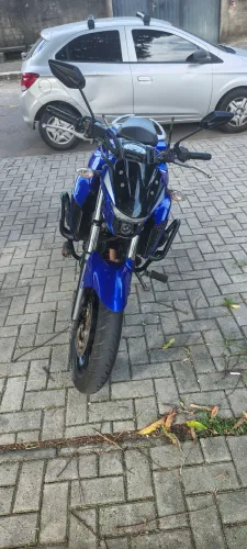 Yamaha FZ25 Fazer 250 2023 - Impecável + Pneus Michelin + Bateria Moura
