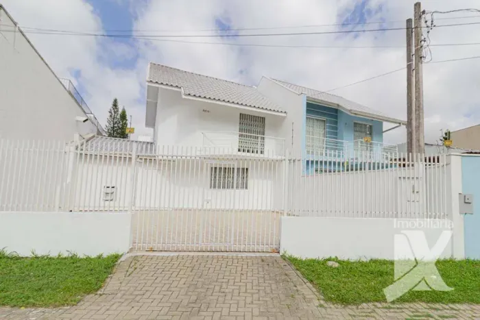 Sobrado aprox. 110 M² para locação R$ 3000,00 + taxas - Rebouças - Curitiba/PR