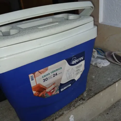 CAIXA TERMICA AZUL DE 24 LITROS