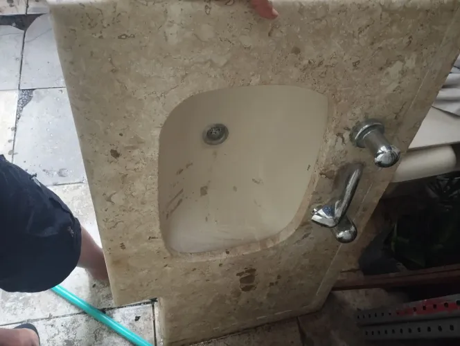 Cuba mármore e cerâmica mais vaso sanitário