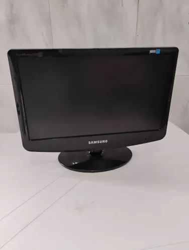 Monitor Samsung 16 polegadas em ótimo estado.