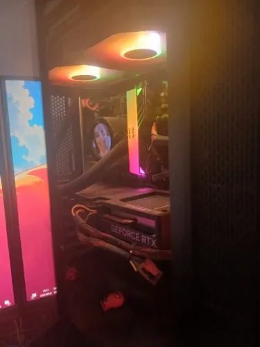 ? **PC GAMER - RTX 4060 ?