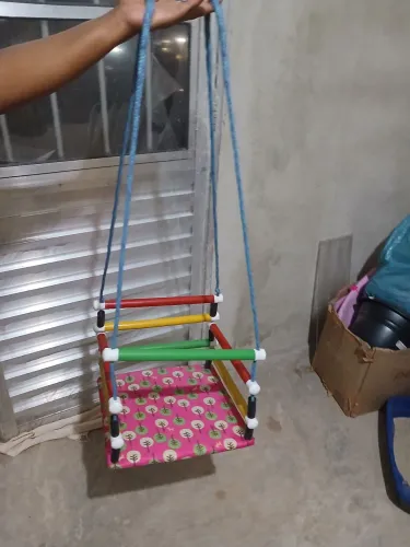 BALANÇO INFANTIL DE PVC COM ENCOSTO E PROTEÇÃO