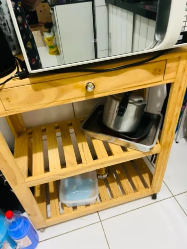 CARRINHO AUXILIAR DE COZINHA PARA MICRO-ONDAS - MADEIRA CRUA COM RODINHAS