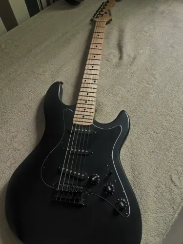 Guitarra Strinberg