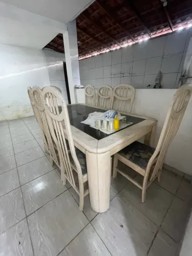 MESA DE JANTAR + 8 CADEIRAS