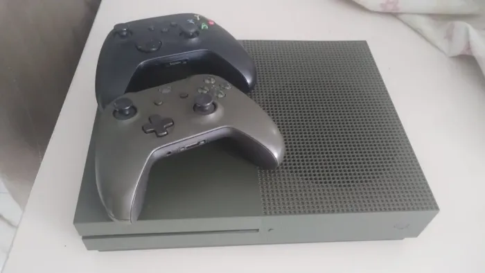 Xbox One S 1TB - Edição Limitada Battlefield 1