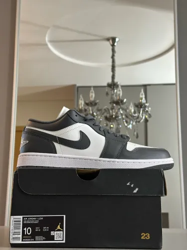 Tênis Nike Air Jordan 1 Low Grey White, Tamanho 42, 3x R$255,00 sem juros!