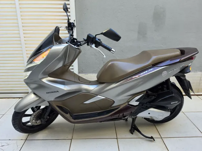 PCX 2022 DlX ABS