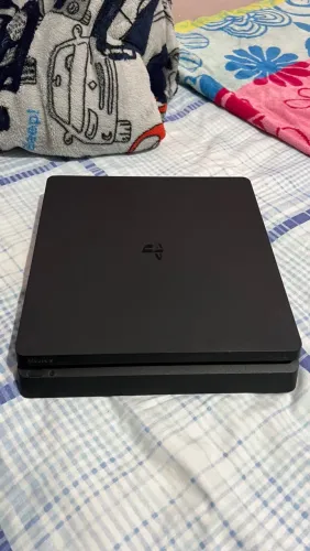 PS4 Slim 1TB com Defeito