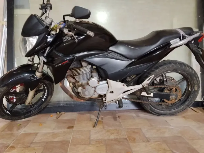 Moto CB300