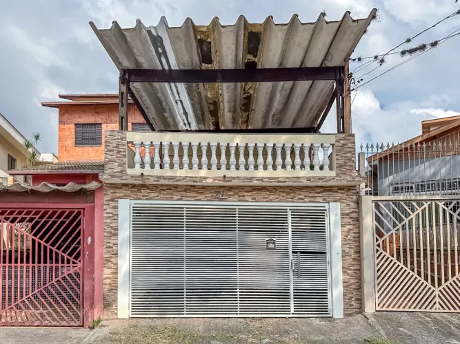 Sobrado para venda em Jardim Líbano com 3 quartos, sendo 1 suíte, 161m²