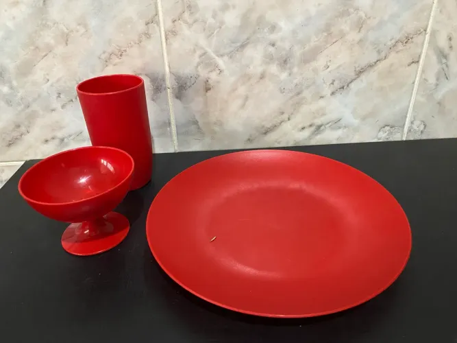 Conjunto de prato, copo e taça de sobremesa Coza - Vermelho