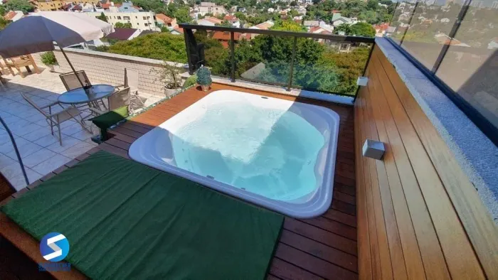 Cobertura com piscina, 3 quartos, 232² privativos elevador - Jardim Planalto
