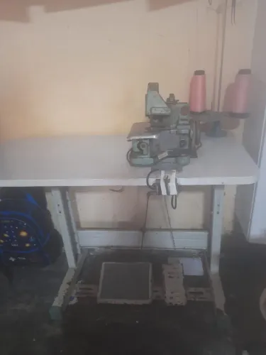 Máquina de costura industrial