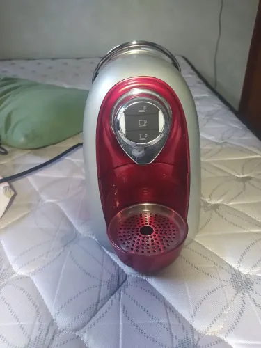 Cafeteira três corações vermelha