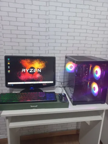 PC Novo Ryzen / 8 GB / SSD 240 GB / Tela 19" / Garantia