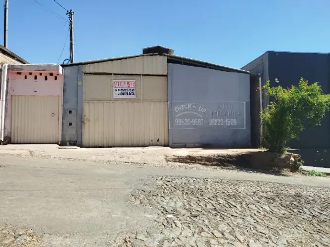 Aluga se galpão comercial em Mateus Leme MG