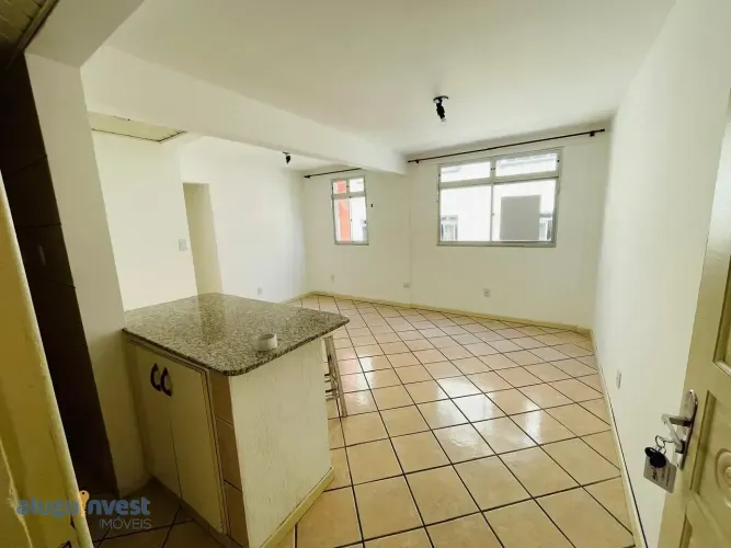 Apartamento para Alugar com 2 dormitórios em Capoeiras, Florianópolis/SC