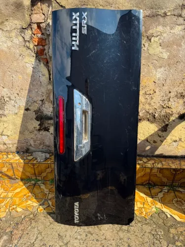TAMPA TRASEIRA HILUX 2021 2022 2023