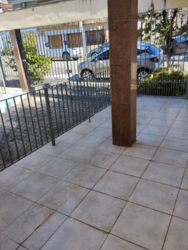 Sobrado à Venda no Jaguaré - 4 Dormitórios e Quintal