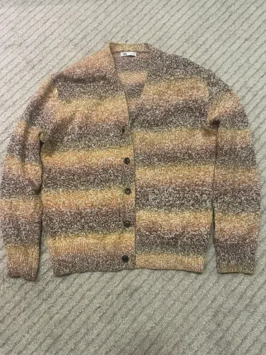 Casaquinho ZARA TAM.42 mas veste 44/46 novo, usado uma vez