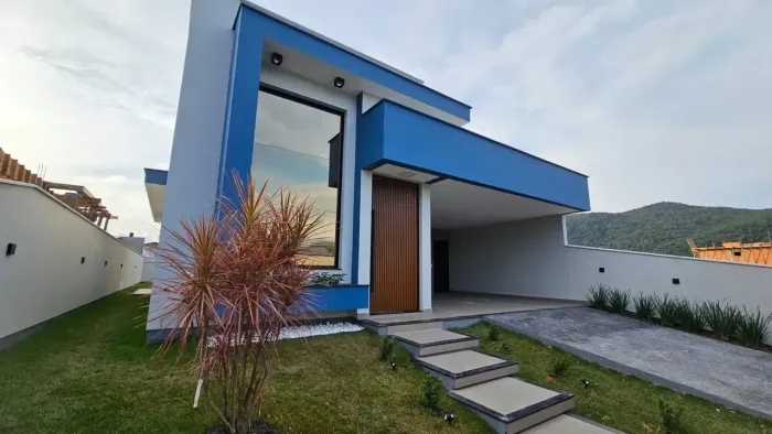Casa nova e financiavel em Santo Amaro da Imperatriz!