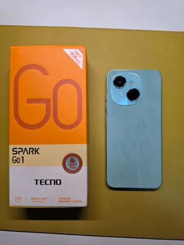 SmartPhone Tecno Spark Go 1 / Verde com 128 GB / Tela de 120 Hz