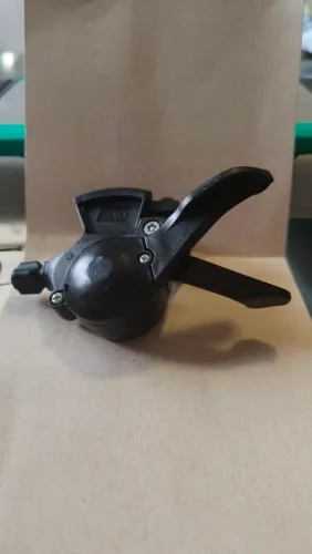 Alavanca trocadora de marcha Shimano Alivio M3100